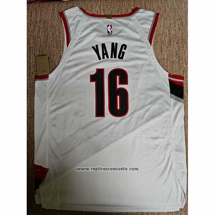 Camiseta Portland Trail Blazers Hansen Yang NO 16 Association 2024-25 Blanco